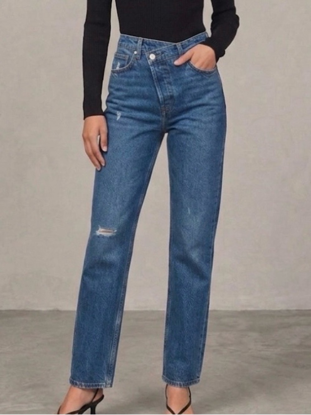 Abercrombie Curve Love 90s Straight High Rise Asymmetric Crossover Jeans 25